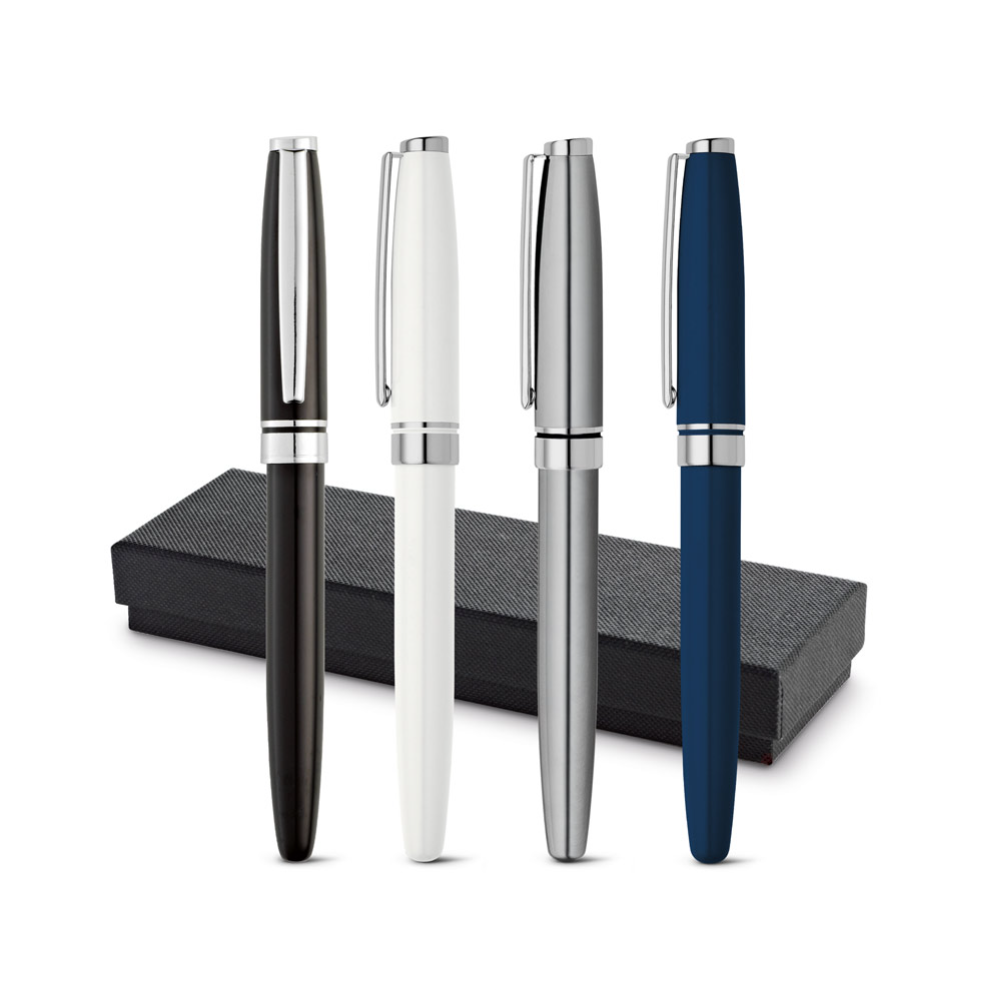 Roller em metal com escrita em preto